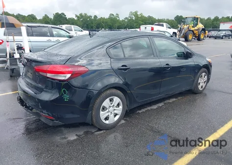 2017 Kia Forte Lx z USA, uszkodzony, nr VIN 3KPFL4A70HE143523
